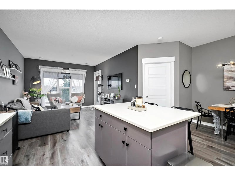 #406 10518 113 ST NW, Edmonton, Alberta, T5H0C6, Edmonton, Alberta — photo 1 of 5