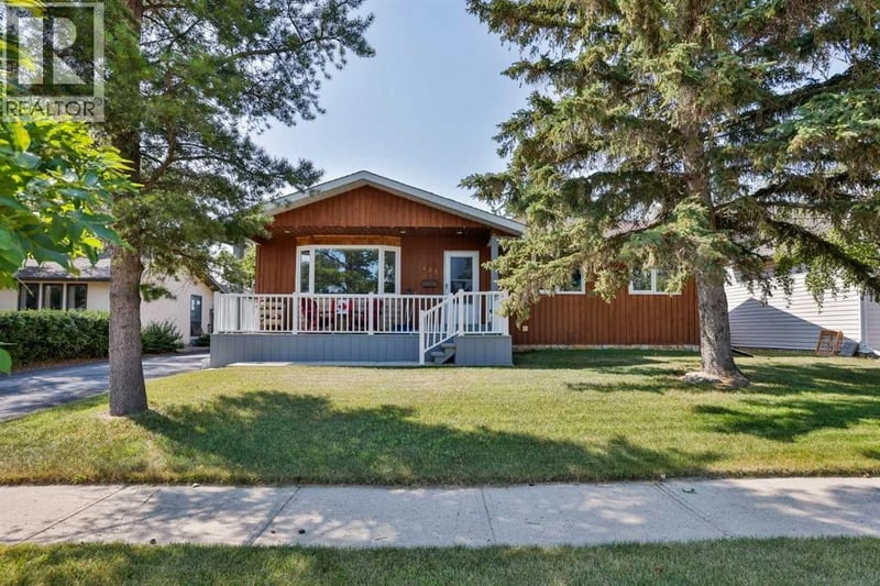 425 Cottonwood Drive, Vulcan, Alberta, T0L2B0, Vulcan, Alberta — photo 1 of 5