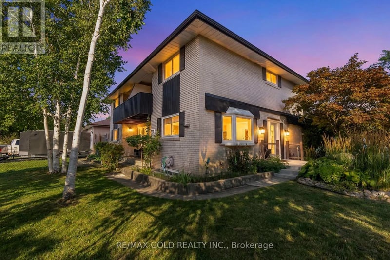 2520 Constable Road, Mississauga (Clarkson), Ontario, L5J1W1, Mississauga (Clarkson), Ontario — photo 1 of 5