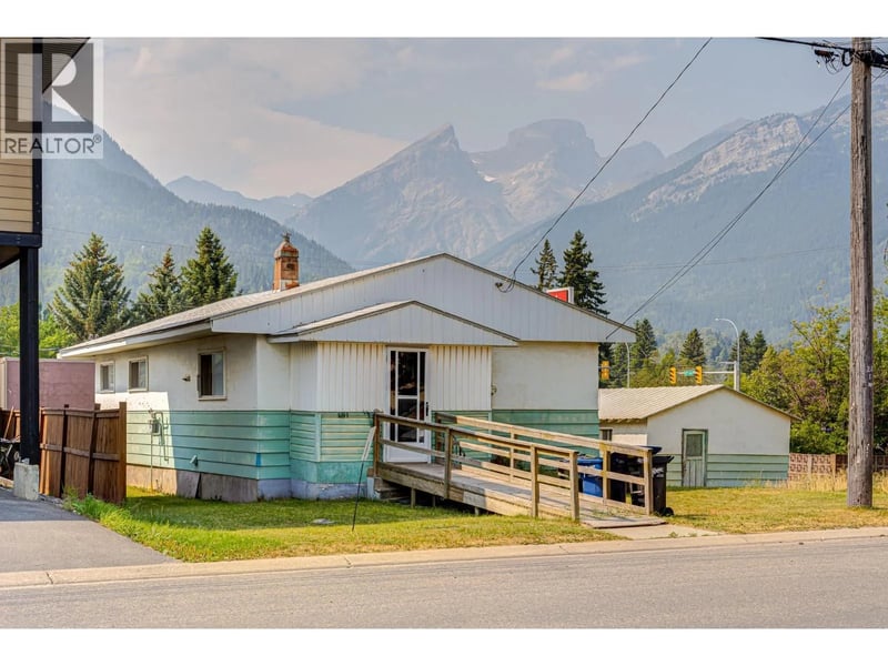 1291 6th Avenue, Fernie, British Columbia, V0B1M0, Fernie, British Columbia — photo 1 of 5