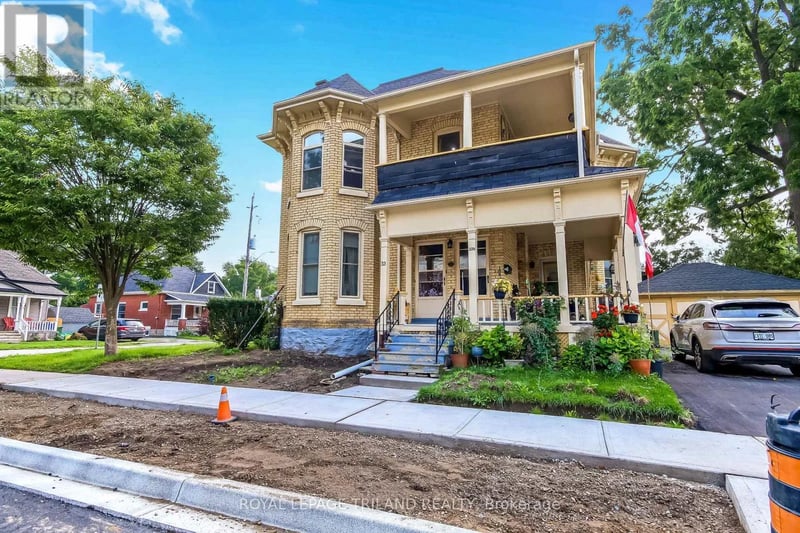 #33 1/2 33 1/2 St George Street, St. Thomas, Ontario, N5P2L2, St. Thomas, Ontario — photo 1 of 5