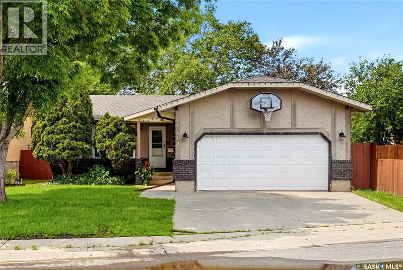 314 Howe PLACE, Regina, Saskatchewan, S4R8M5, Regina, Saskatchewan — photo 1 of 5