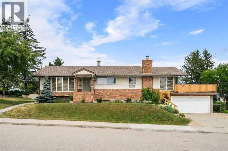 40 Thornlee Crescent Northwest, Calgary, Alberta, T2K2W3, Calgary, Alberta — photo 1 of 5
