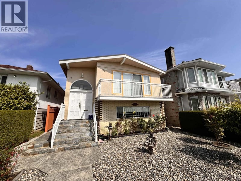 #Lower 120 SPRINGER Avenue, Burnaby, British Columbia, V5B3K3, Burnaby, British Columbia — photo 1 of 5
