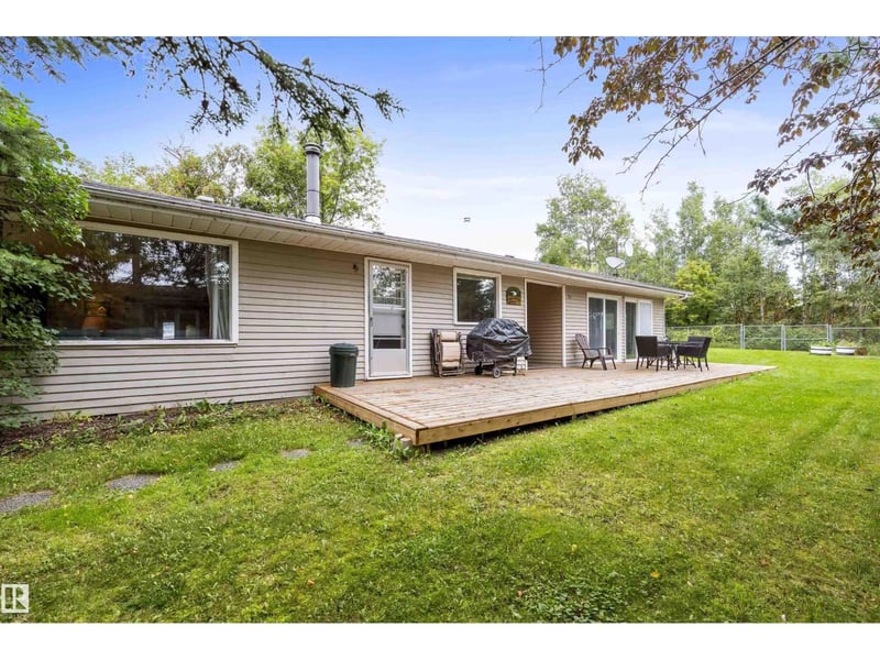 522 5 ST, Rural Lac Ste. Anne County, Alberta, T0E1A0, Rural Lac Ste. Anne County, Alberta — photo 1 of 5