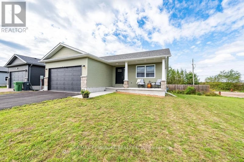 20 Terrance Drive, Petawawa, Ontario, K8H0G3, Petawawa, Ontario — photo 1 of 5