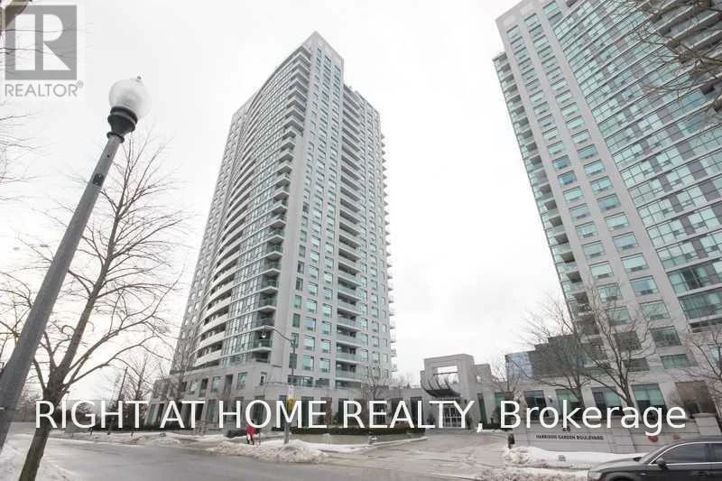 #207 30 Harrison Garden Boulevard, Toronto (Willowdale East), Ontario, M2N7A9, Toronto (Willowdale East), Ontario — photo 1 of 5