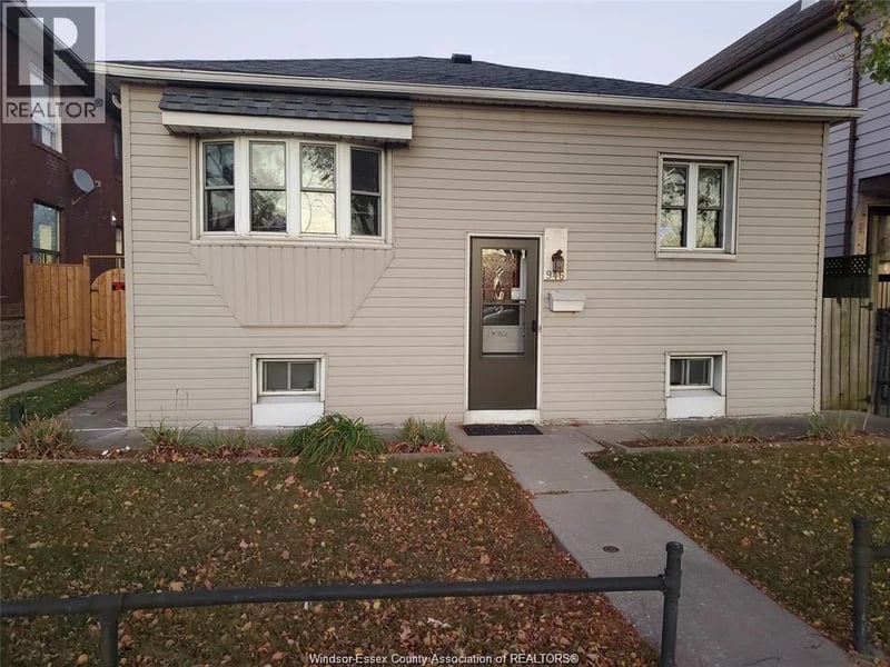 #1 & 2 946 HOWARD Avenue, Windsor, Ontario, N9A1S5, Windsor, Ontario — photo 1 of 5
