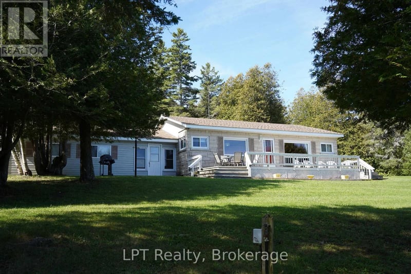 317 Isthmus Bay Road, Northern Bruce Peninsula, Ontario, N0H1W0, Northern Bruce Peninsula, Ontario — photo 1 of 5