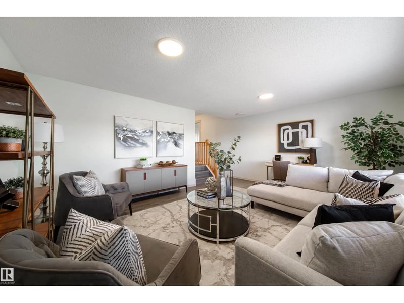 4811 152 AV NW, Edmonton, Alberta, T5Y3B8, Edmonton, Alberta — photo 1 of 5