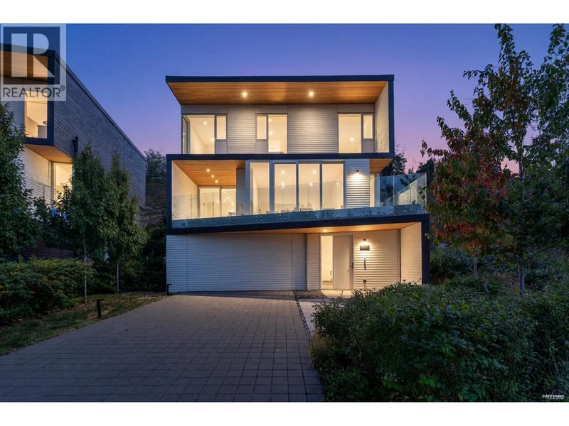3317 CHIPPENDALE Road, West Vancouver, British Columbia, V7S0B7, West Vancouver, British Columbia — photo 1 of 5