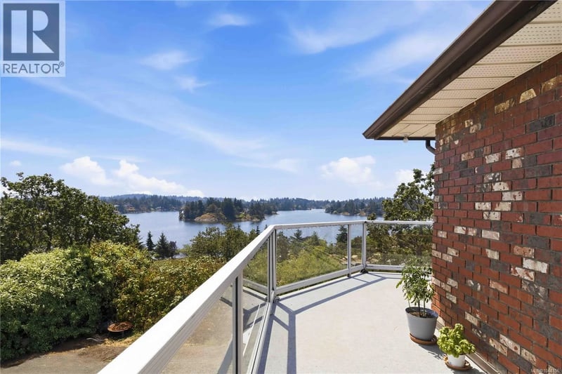 1243 Stancil Lane, View Royal, British Columbia, V8Z1R6, View Royal, British Columbia — photo 1 of 5