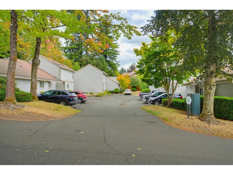 19207 FAIRWAY Drive, Surrey, British Columbia, V3S5M8, Surrey, British Columbia — photo 1 of 5