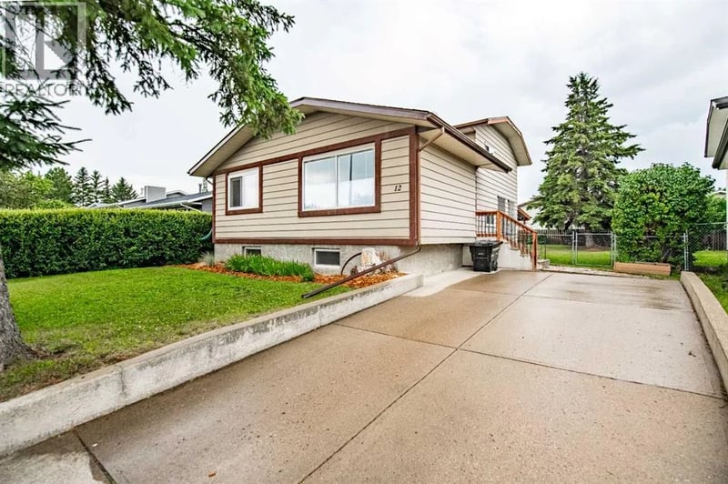 12 Opal Close, Lacombe, Alberta, T4L1P9, Lacombe, Alberta — photo 1 of 5