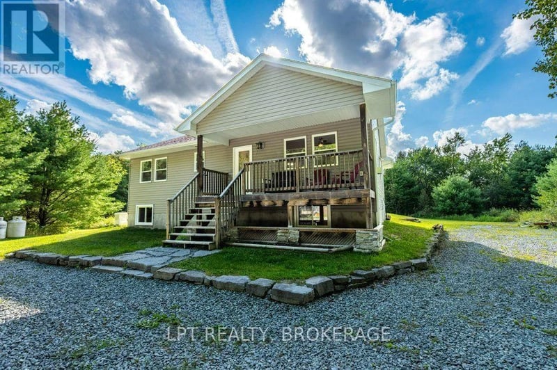 131 Leisure Point Road, Rideau Lakes, Ontario, K0G1X0, Rideau Lakes, Ontario — photo 1 of 5