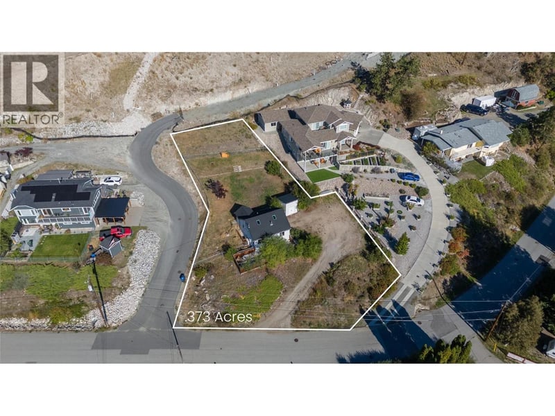 5940 Victoria Street, Peachland, British Columbia, V0H1X4, Peachland, British Columbia — photo 1 of 5