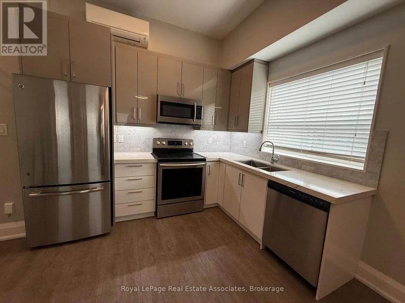 #3 2548 Eglinton Avenue West, Toronto (Keelesdale-Eglinton West), Ontario, M6M1T1, Toronto (Keelesdale-Eglinton West), Ontario — photo 1 of 5