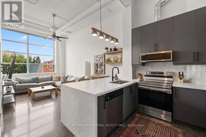 #124 1001 Roselawn Avenue, Toronto (Briar Hill-Belgravia), Ontario, M6B4M4, Toronto (Briar Hill-Belgravia), Ontario — photo 1 of 5