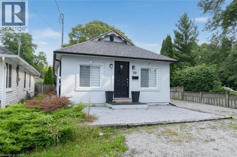 10 GRAHAM Street, St. Catharines, Ontario, L2N5L2, St. Catharines, Ontario — photo 1 of 5