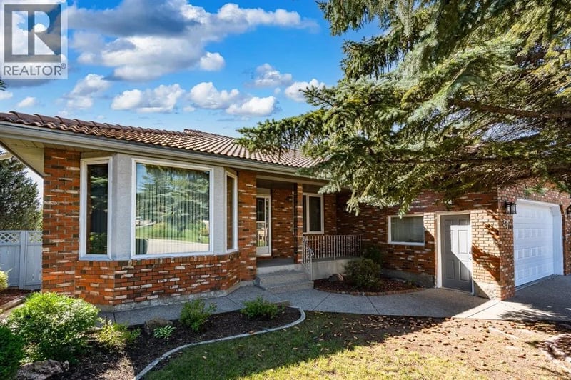 37 Edgeview Road Northwest, Calgary, Alberta, T3A4T7, Calgary, Alberta — photo 1 of 5