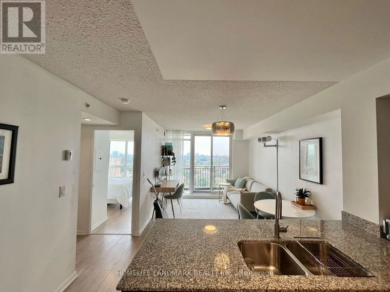 #915 800 Lawrence Avenue West, Toronto (Yorkdale-Glen Park), Ontario, M6A0B1, Toronto (Yorkdale-Glen Park), Ontario — photo 1 of 5