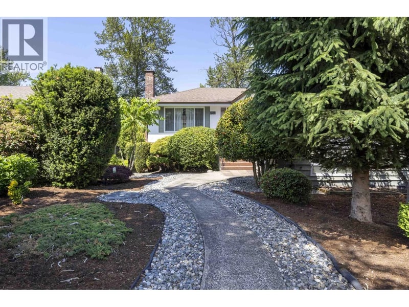 6119 SERVICE Street, Burnaby, British Columbia, V5H1V7, Burnaby, British Columbia — photo 1 of 5