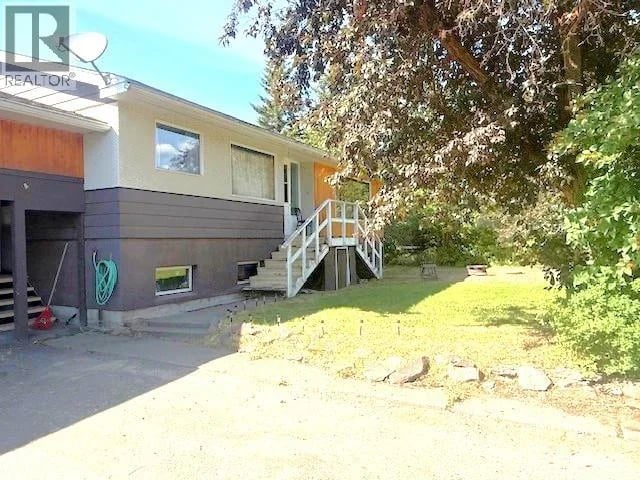 3727 14TH Avenue, Smithers, British Columbia, V0J2N0, Smithers, British Columbia — photo 1 of 5