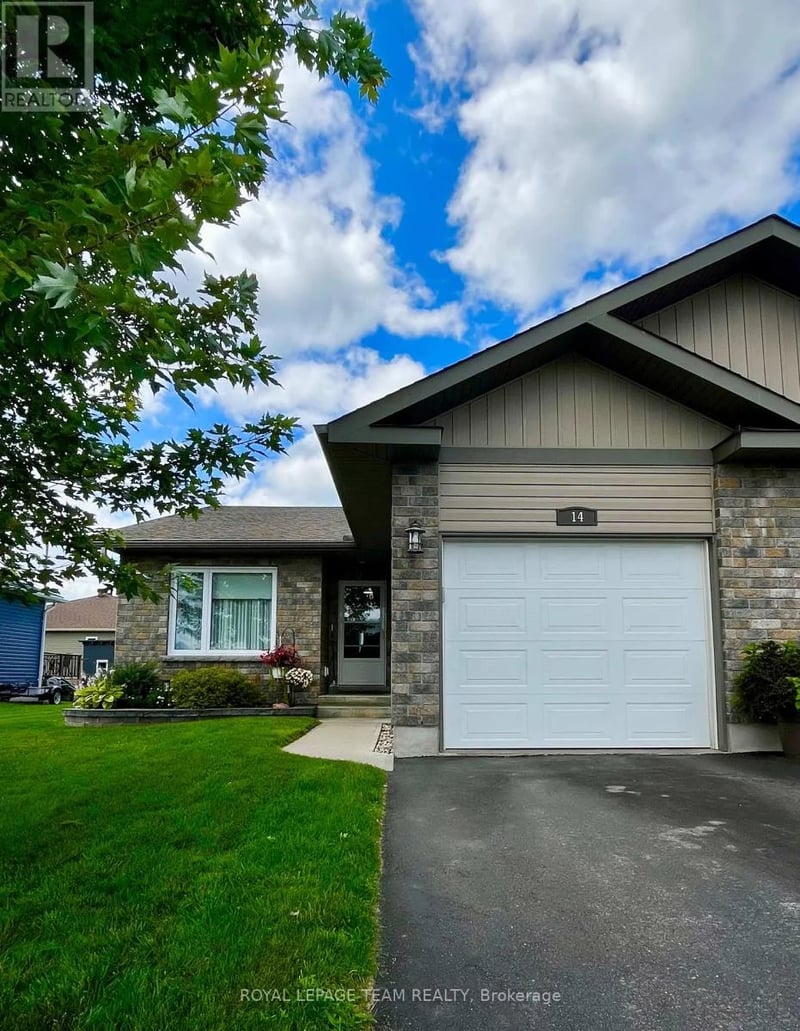 14 Otteridge Avenue, Renfrew, Ontario, K7V0A1, Renfrew, Ontario — photo 1 of 5