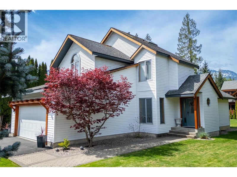 1107 Pineridge Crescent, Revelstoke, British Columbia, V0E2S1, Revelstoke, British Columbia — photo 1 of 5