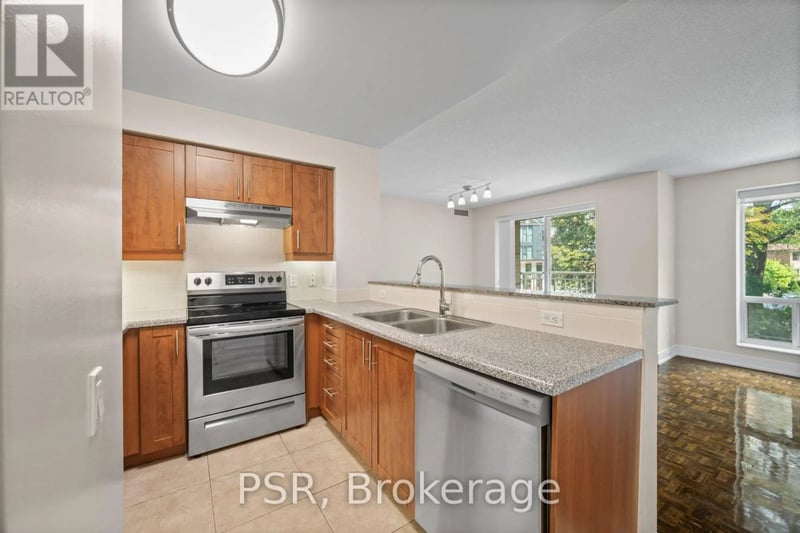 #110 515 Rosewell Avenue, Toronto (Lawrence Park South), Ontario, M4R2J3, Toronto (Lawrence Park South), Ontario — photo 1 of 5