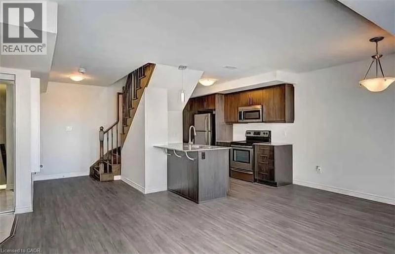 20 DAYLILY Lane, Kitchener, Ontario, N2R1P6, Kitchener, Ontario — photo 1 of 5