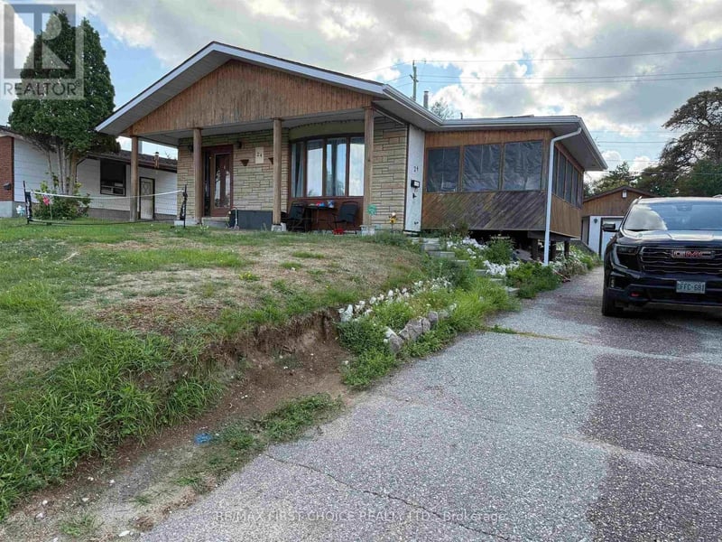 24 Elvis Avenue, Dryden (Milestone), Ontario, P8N3A3, Dryden (Milestone), Ontario — photo 1 of 5