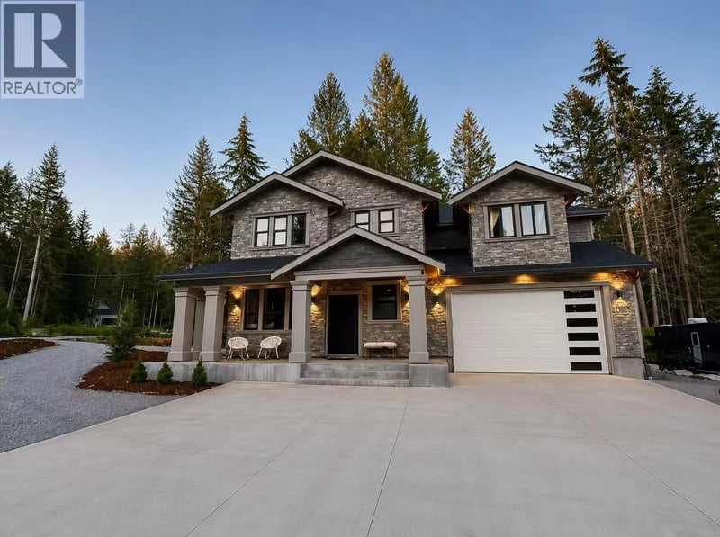 #1 1102 LARGO Road, Roberts Creek, British Columbia, V0N2W2, Roberts Creek, British Columbia — photo 1 of 5