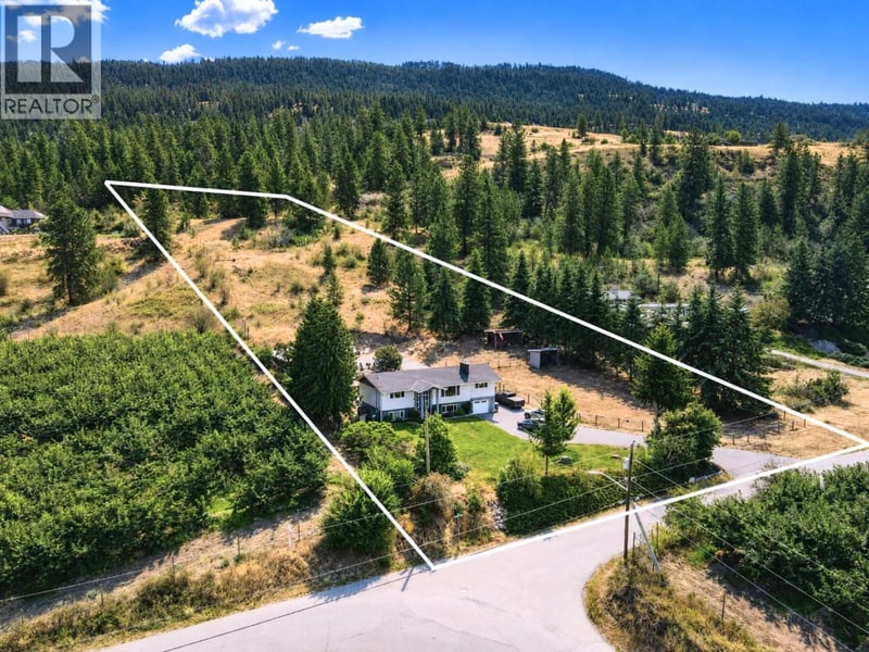 13487 Middle Bench Road, Lake Country, British Columbia, V4V2B4, Lake Country, British Columbia — photo 1 of 5