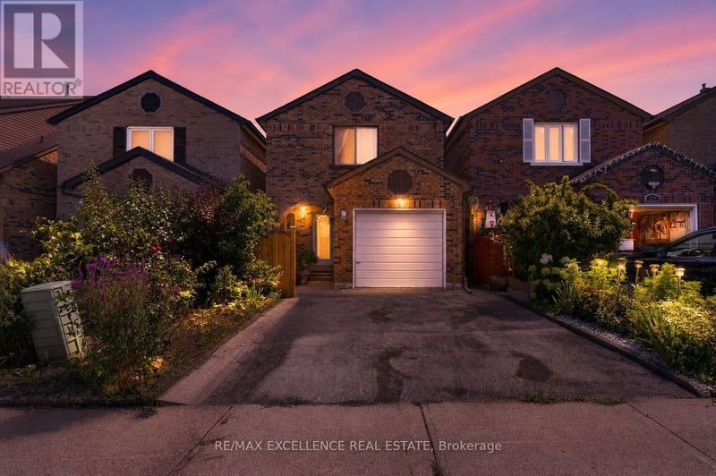 91 Woolenscote Circle, Toronto (West Humber-Clairville), Ontario, M9V4R6, Toronto (West Humber-Clairville), Ontario — photo 1 of 5