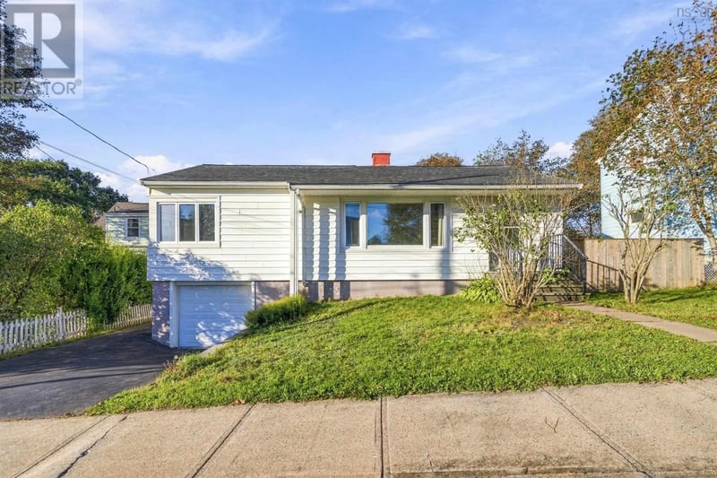 6881 Vaughan Avenue, Halifax, Nova Scotia, B3L2L9, Halifax, Nova Scotia — photo 1 of 5