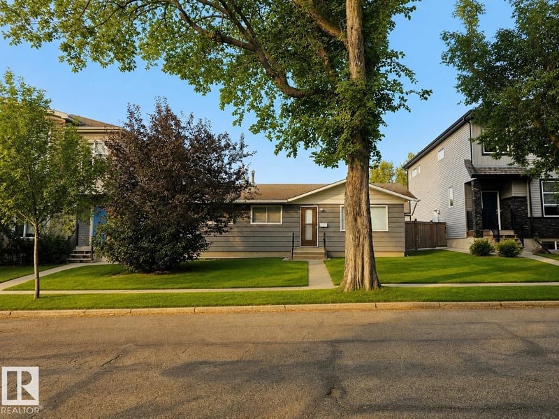 4 MUIR DR, St. Albert, Alberta, T8N1G2, St. Albert, Alberta — photo 1 of 5