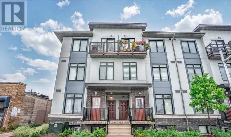 #25 630 Rogers Road, Toronto (Keelesdale-Eglinton West), Ontario, M6M1C1, Toronto (Keelesdale-Eglinton West), Ontario — photo 1 of 5
