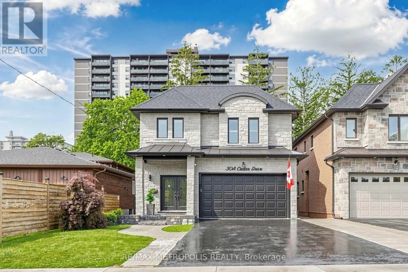 30A Cedar Drive, Toronto (Scarborough Village), Ontario, M1J3E8, Toronto (Scarborough Village), Ontario — photo 1 of 5