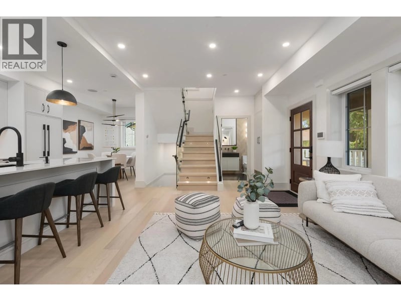 #1 375 33RD Avenue, Vancouver, British Columbia, V5V2Z8, Vancouver, British Columbia — photo 1 of 5