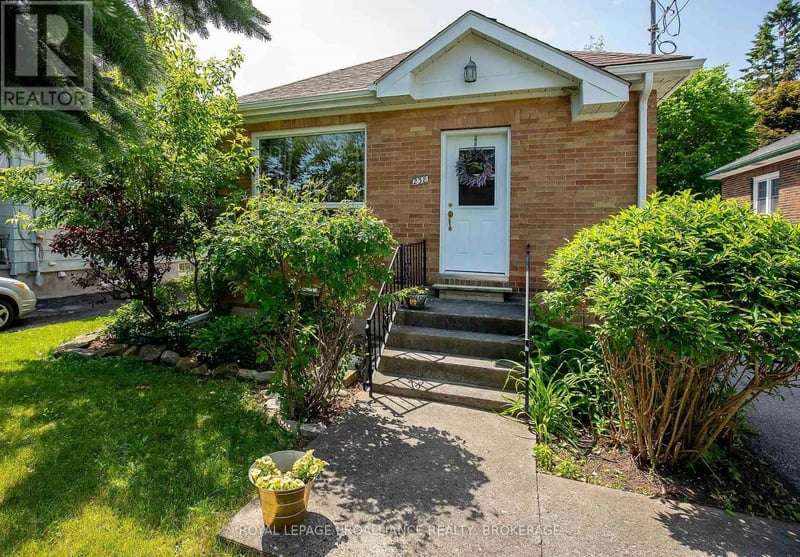 238 Mack Street, Kingston (Central City East), Ontario, K7L1P7, Kingston (Central City East), Ontario — photo 1 of 5