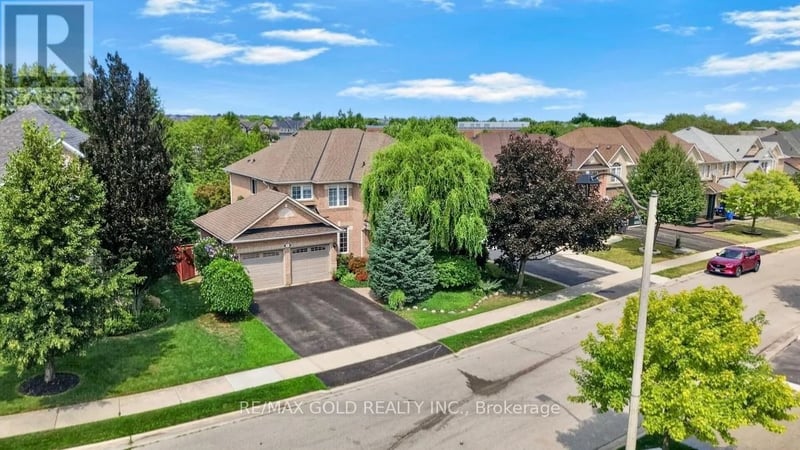 40 Maldives Crescent, Brampton (Vales of Castlemore), Ontario, L6P1L3, Brampton (Vales of Castlemore), Ontario — photo 1 of 5