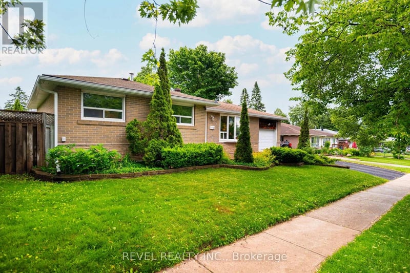 67 Carlton Drive, Orangeville, Ontario, L9W2X8, Orangeville, Ontario — photo 1 of 5