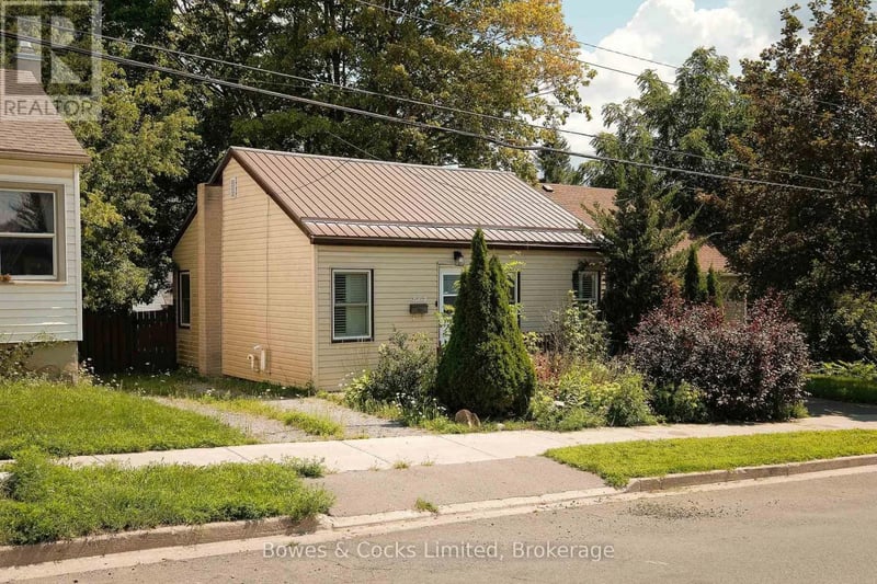 664 Park Street North, Peterborough (Northcrest Ward 5), Ontario, K9H4S3, Peterborough (Northcrest Ward 5), Ontario — photo 1 of 5