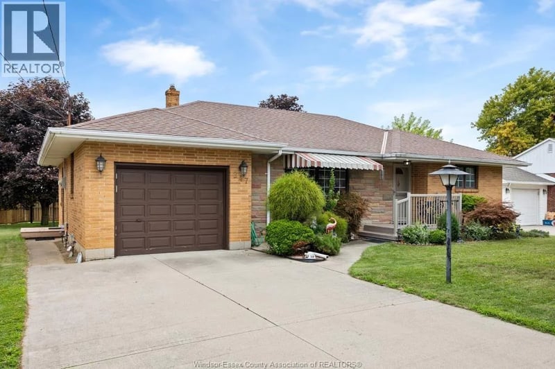 247 ERIE Street South, Harrow, Ontario, N0R1G0, Harrow, Ontario — photo 1 of 5
