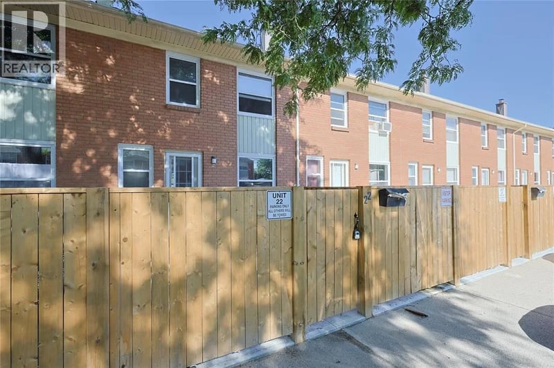 #22 834 Exmouth Street, Sarnia, Ontario, N7T5R2, Sarnia, Ontario — photo 1 of 5