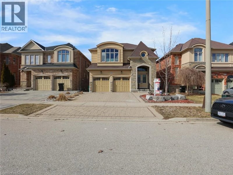 584 PINERY Trail, Waterloo, Ontario, N2V2Y3, Waterloo, Ontario — photo 1 of 5
