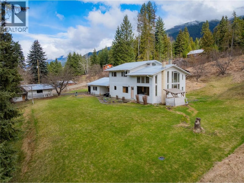 6943 KANIGAN Road, Appledale, British Columbia, V0G2J0, Appledale, British Columbia — photo 1 of 5