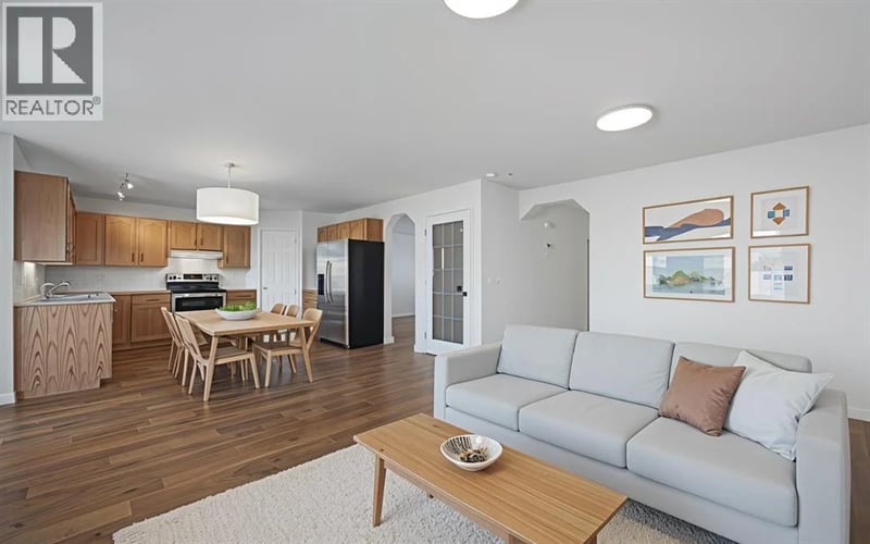 182 Coventry Close Northeast, Calgary, Alberta, T3K4A6, Calgary, Alberta — photo 1 of 5
