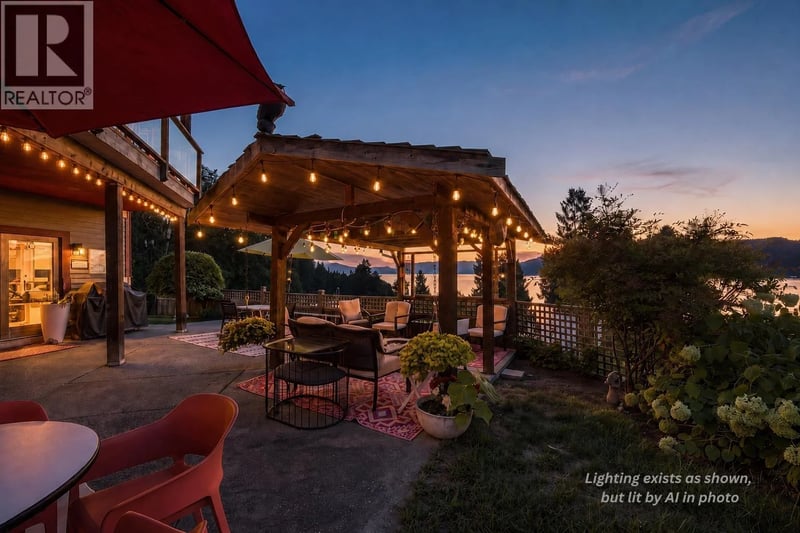 491 WOODLAND Avenue, Gibsons, British Columbia, V0N1V1, Gibsons, British Columbia — photo 1 of 5